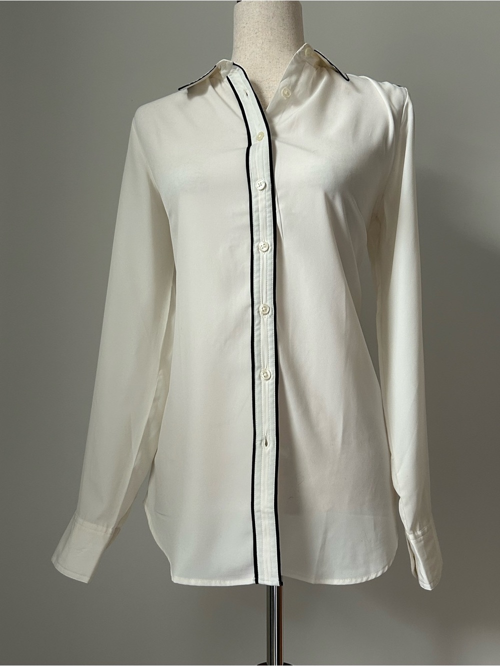 NWT Ann Taylor White Contrast Trim Button Down Blouse Size 8 Career Office
